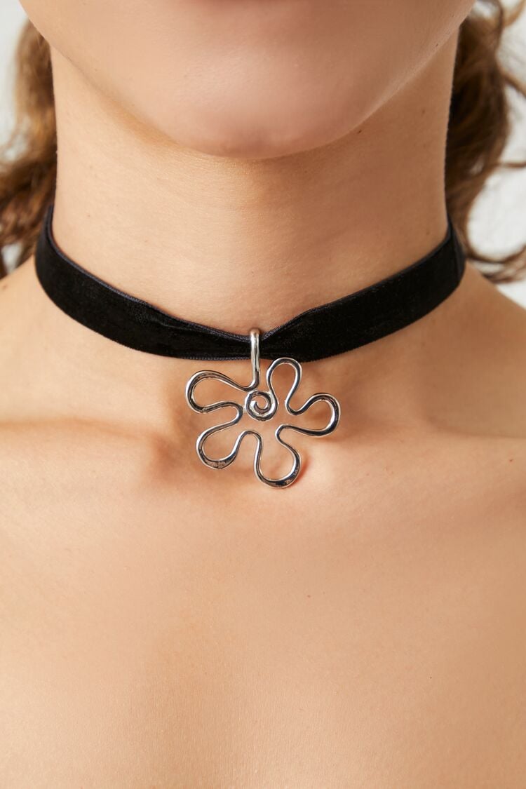 Forever 21 Women's Flower Pendant Choker Necklace Black/Silver