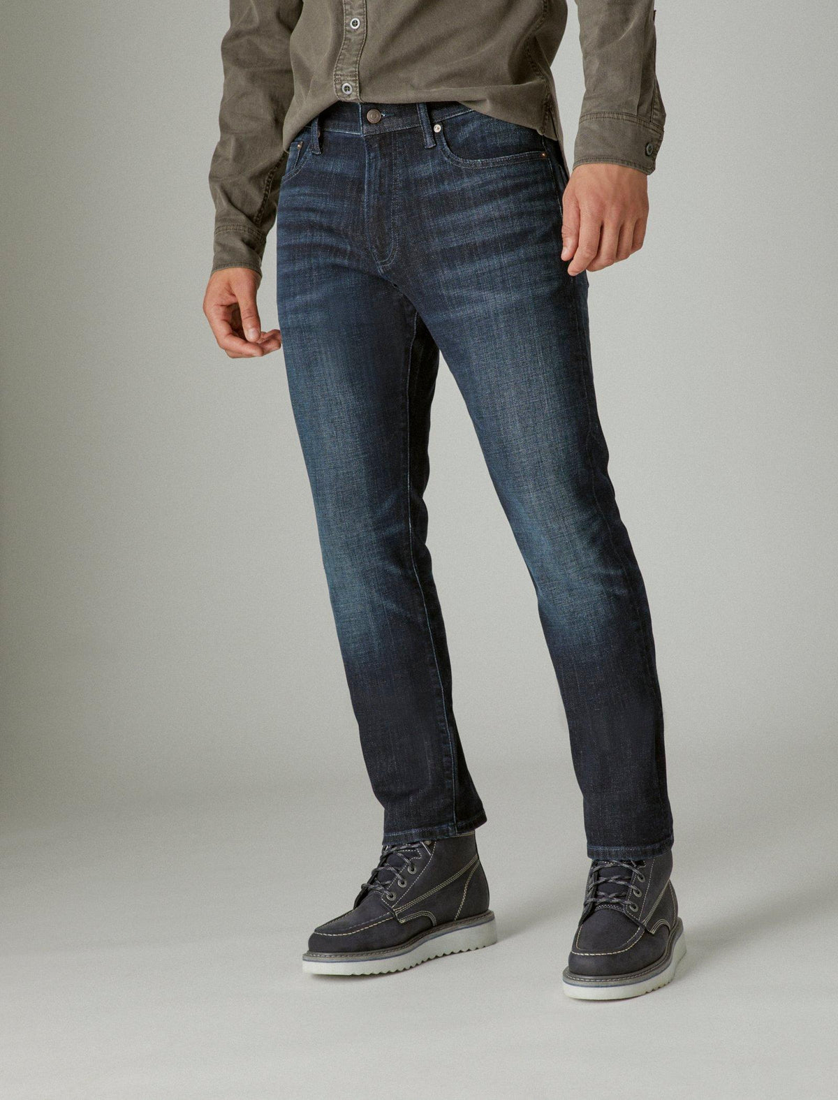 Lucky Brand 410 Athletic Straight Coolmax Stretch Jean Genesis