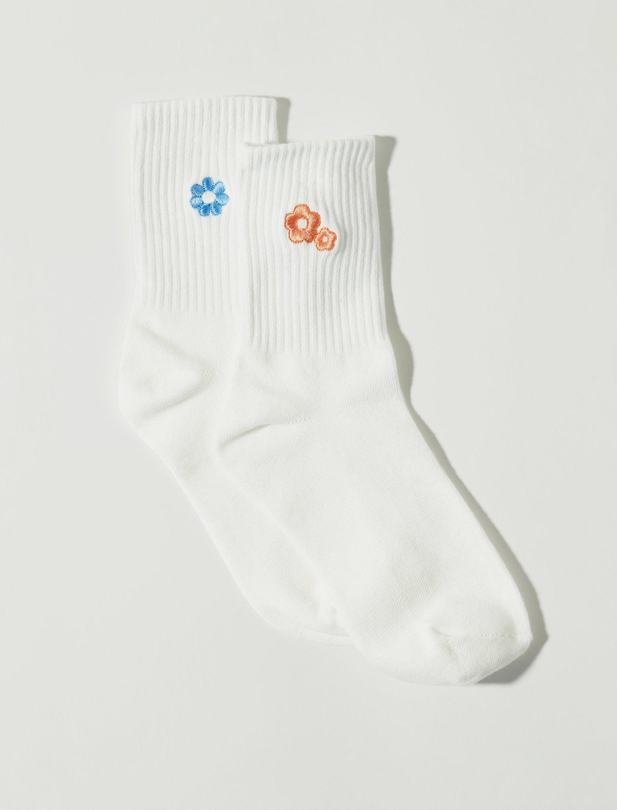 Lucky Brand Retro Flower Embroidered Sock Pack White