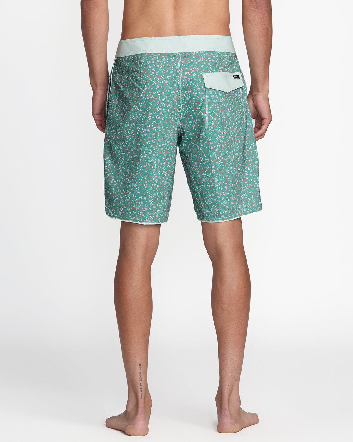 Baseline Trunk 19"