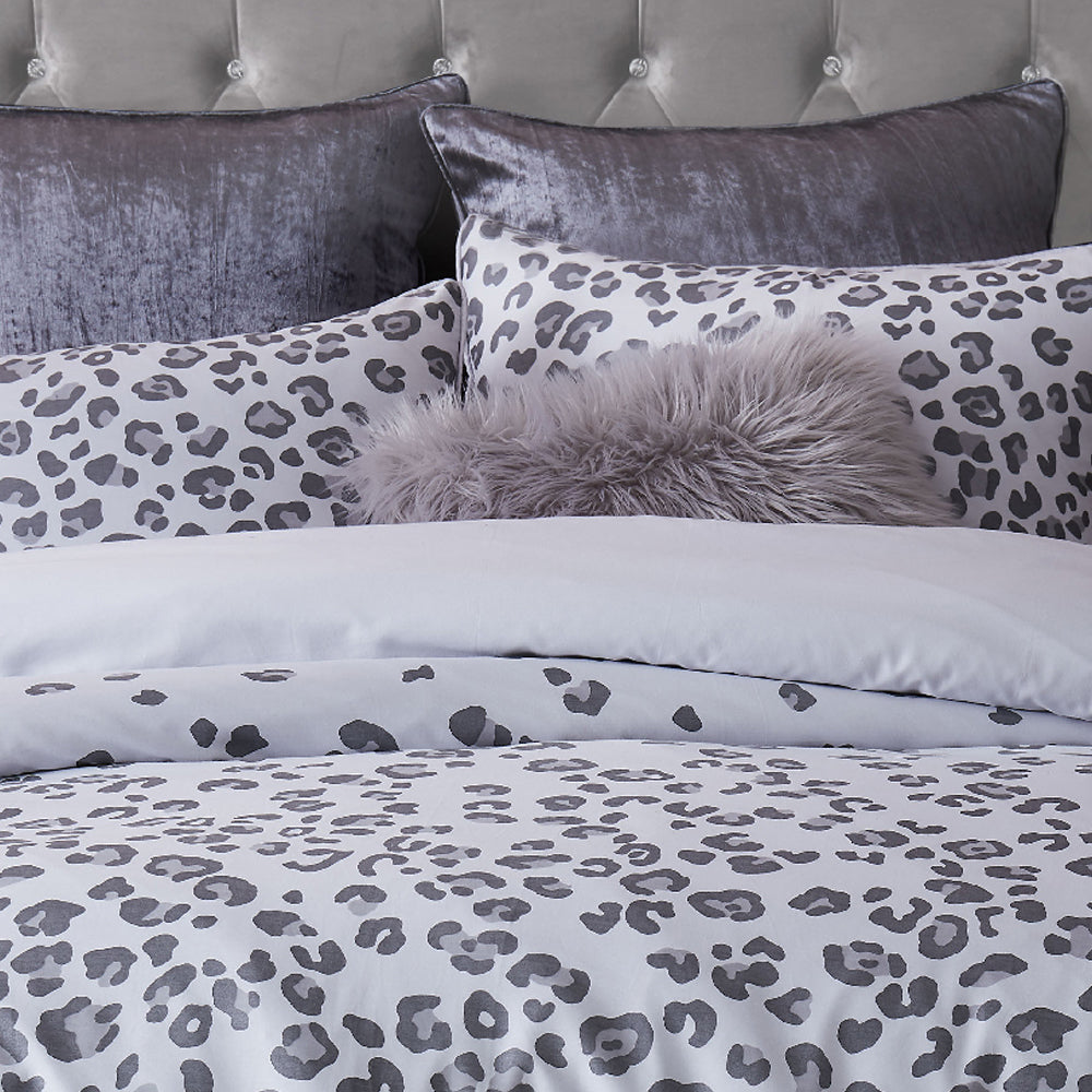 Pearl Leopard Comforter Set