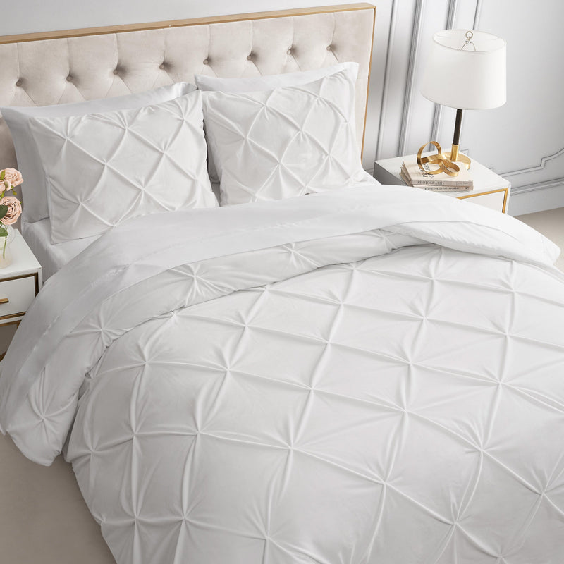 Kiss Pleat Micromink Comforter Set
