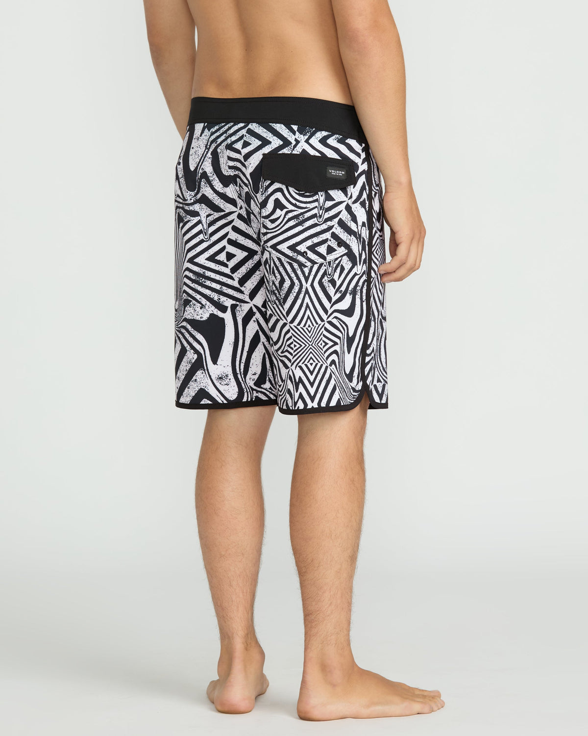 Volcom - Men's Infuse Scallop Mod