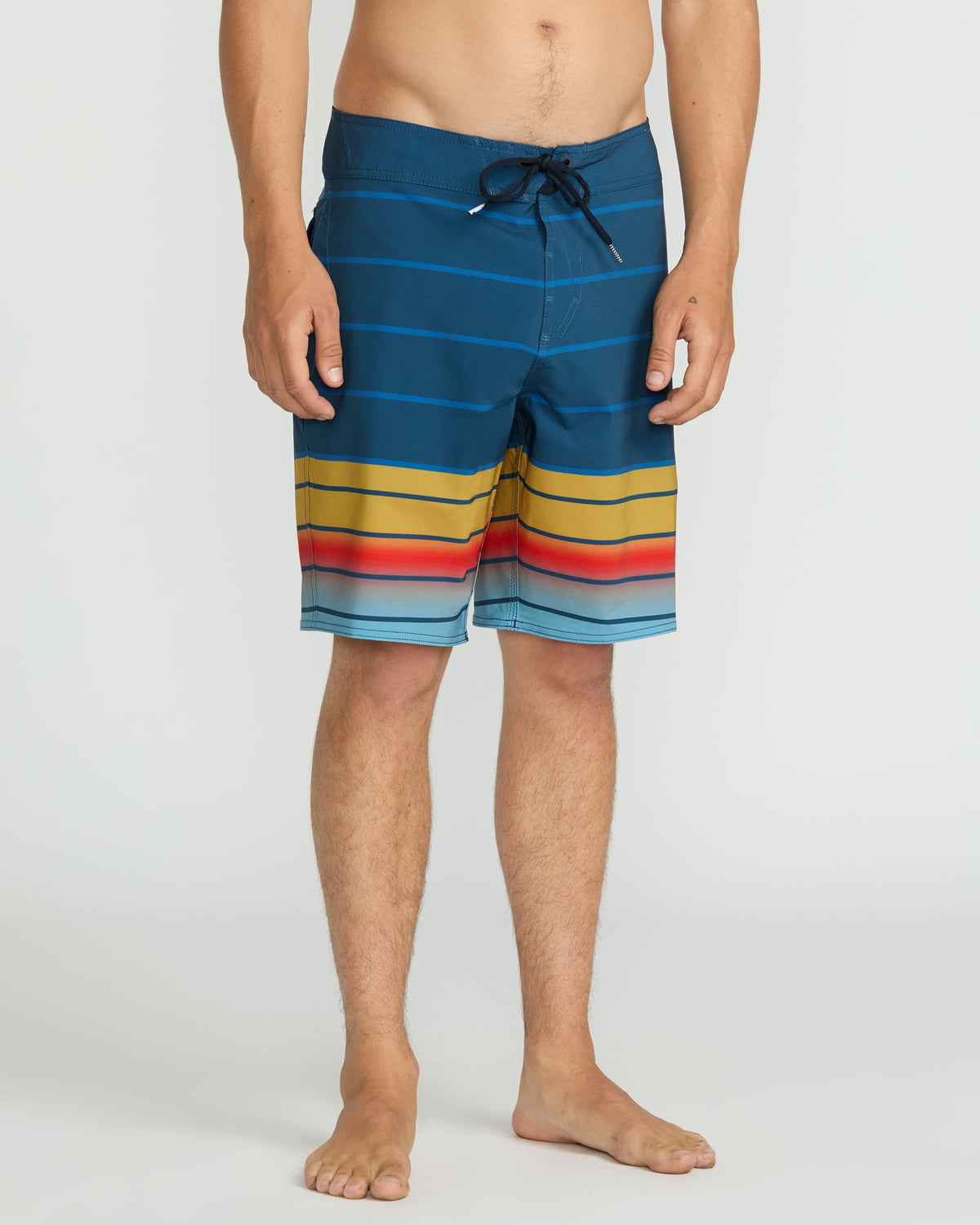 Volcom - Men's Quarta Fade Mod