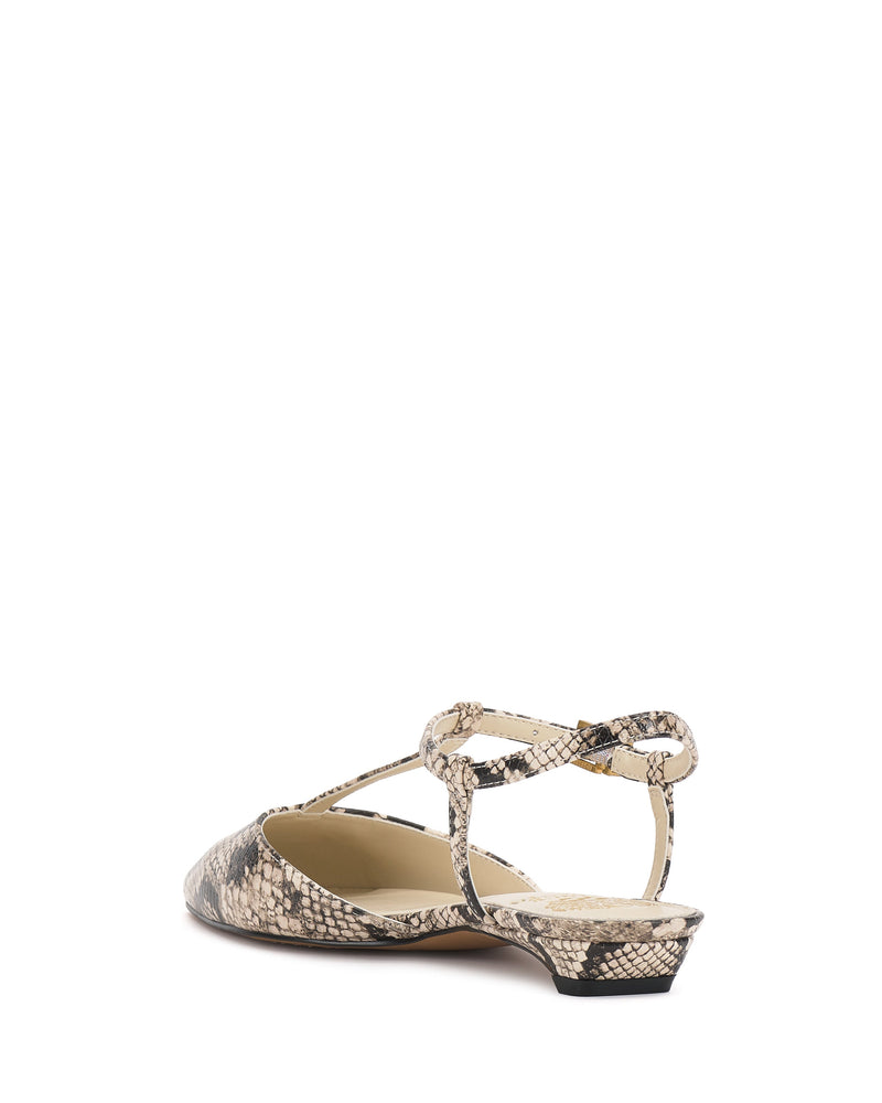 Varena Flat - Vince Camuto