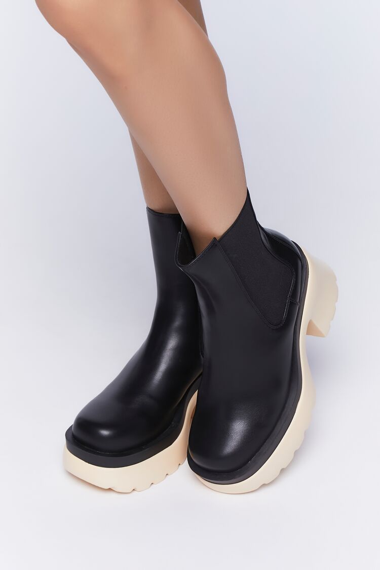 Forever 21 Women's Lug-Sole Chelsea Boots Black/Cream