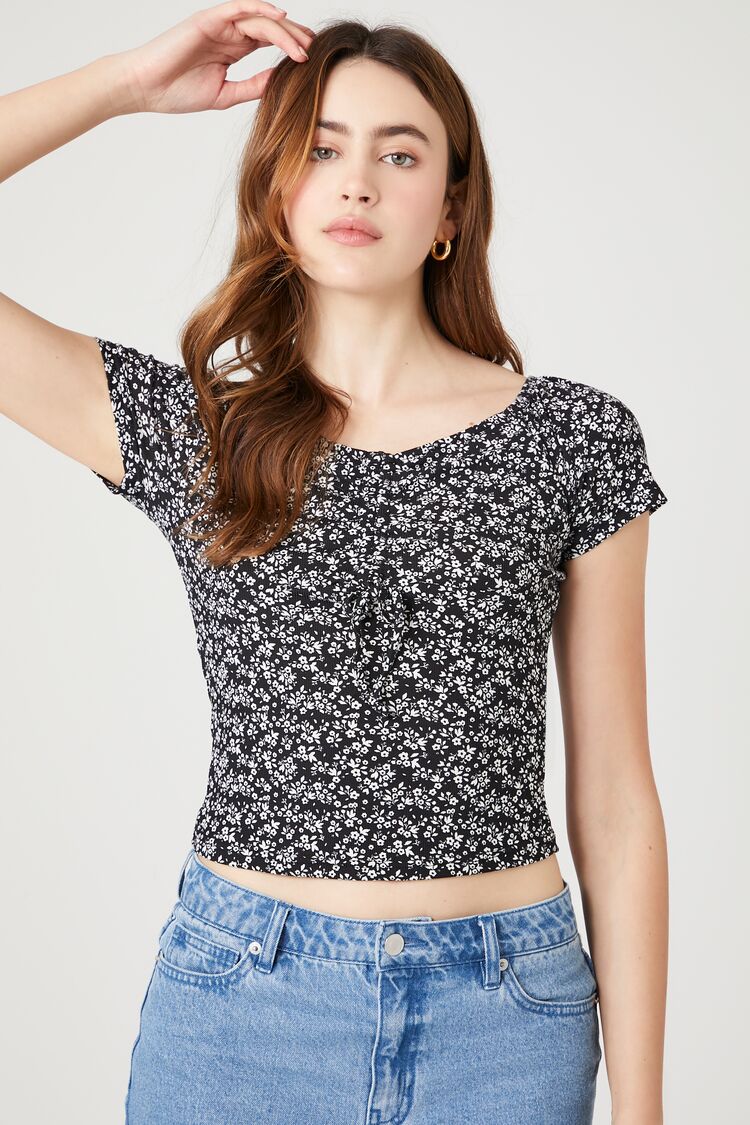 Forever 21 Women's Ditsy Floral Cropped T-Shirt Black/Multi