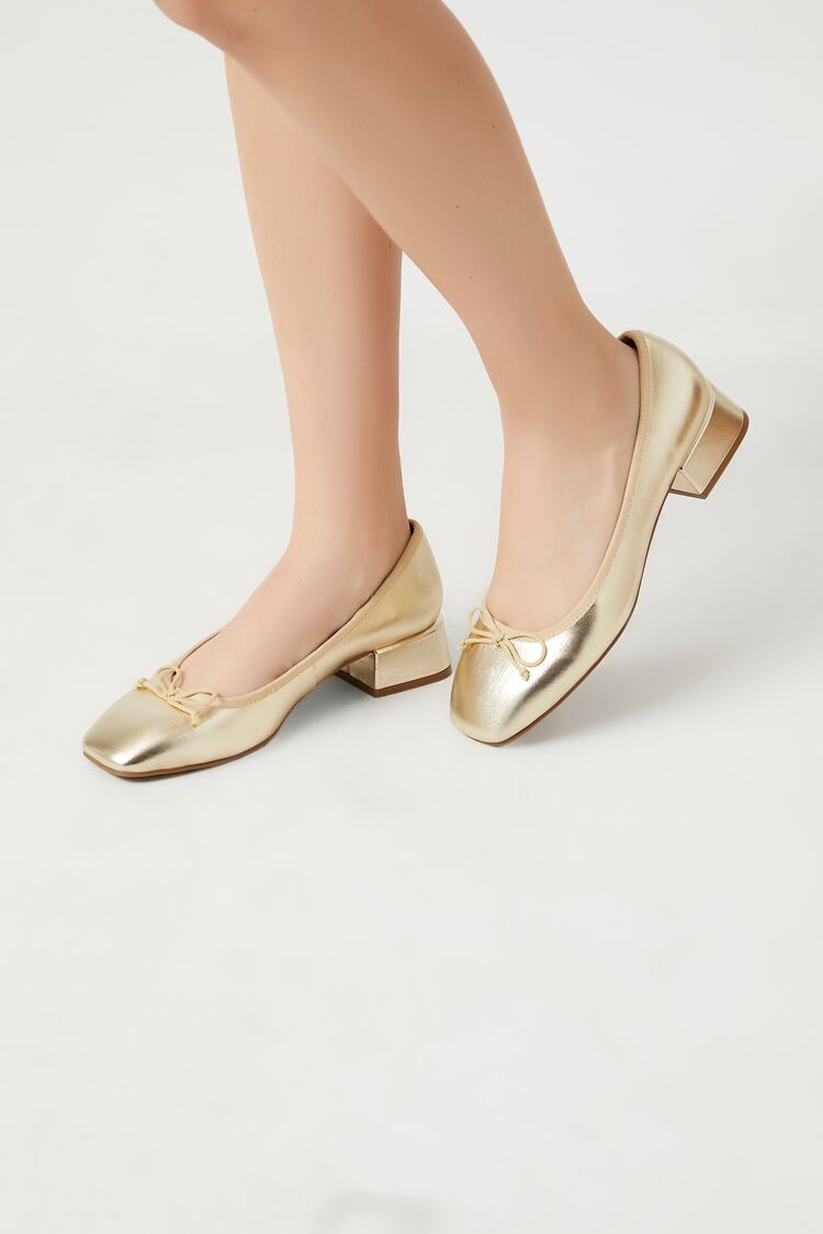 Forever 21 Women's Faux Leather/Pleather Ballet Flats Gold