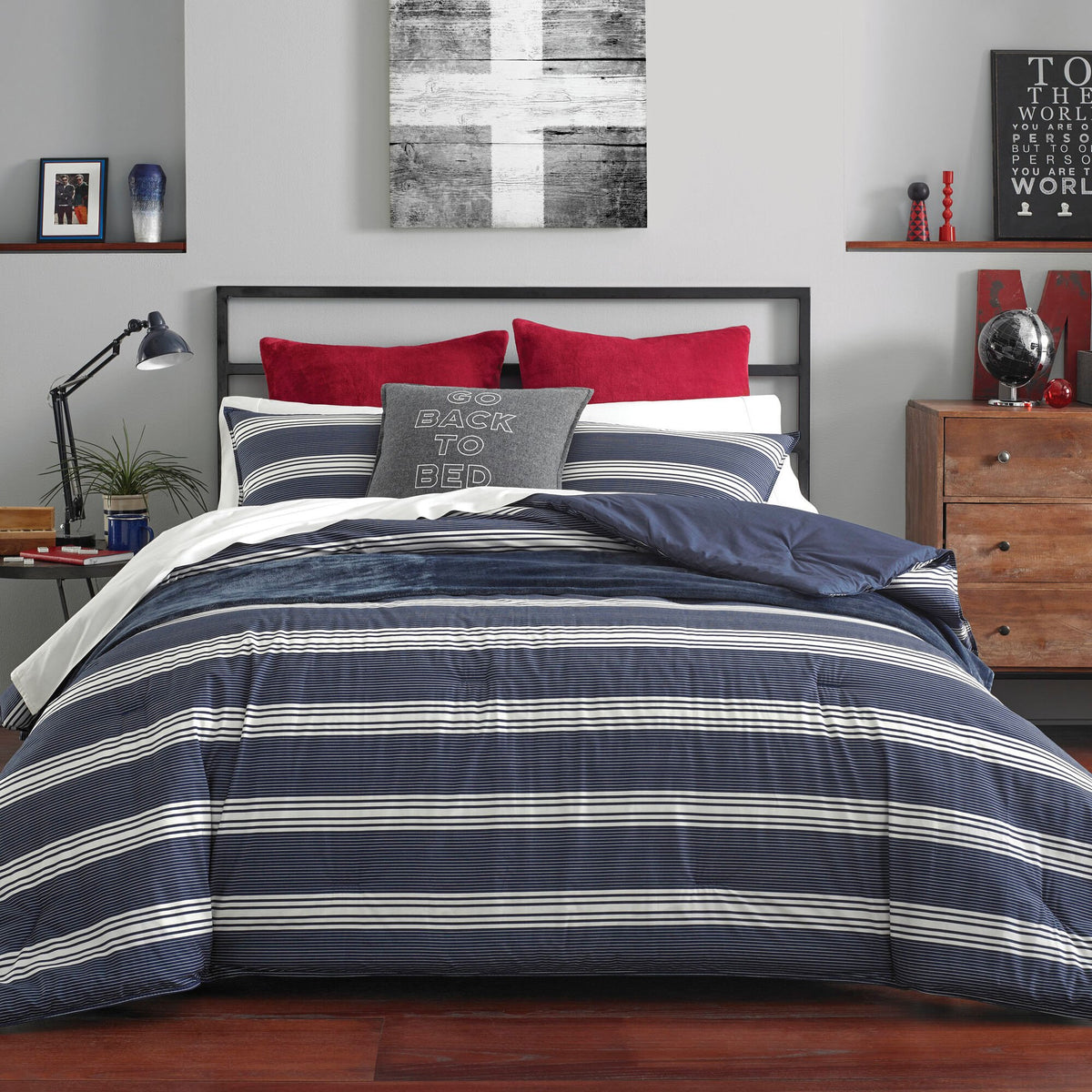 Nautica Craver Twin/twin Xl Comforter & Sham Set In  Navy Navy