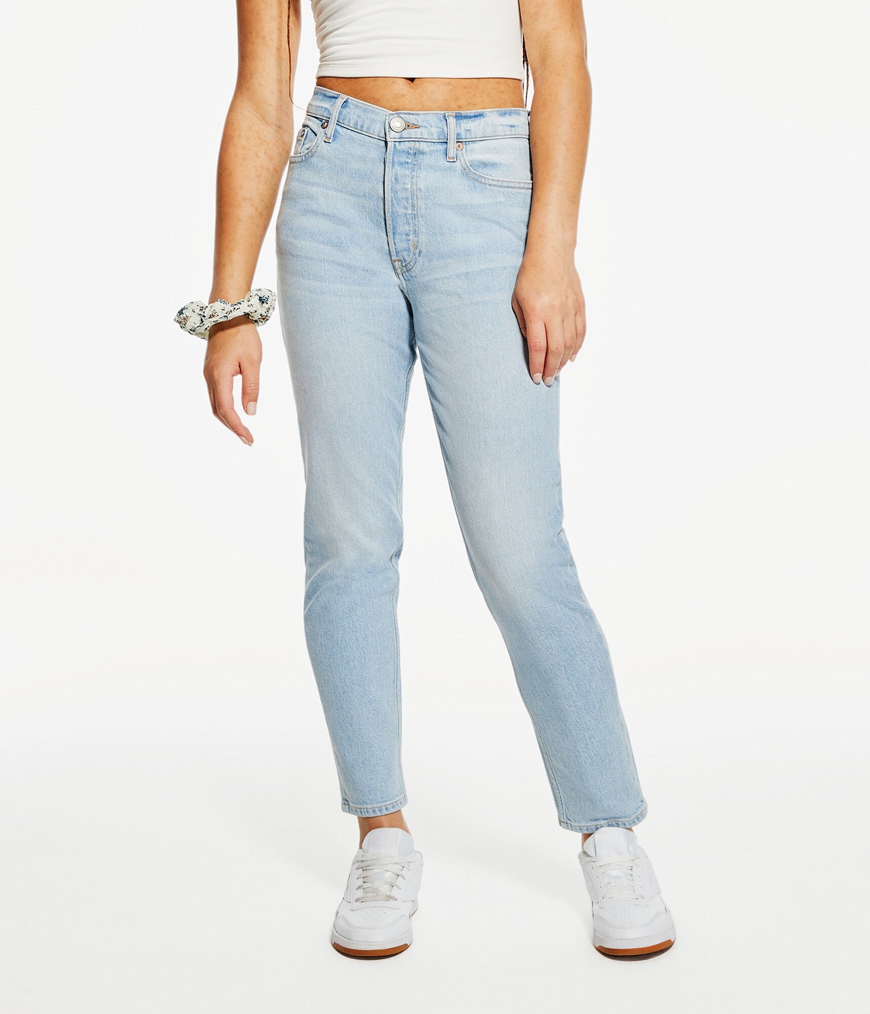 Aeropostale Womens' High-Rise Stretch Mom Jean - Blue - Size 2 R - Cotton - Teen Fashion & Clothing Light Wash