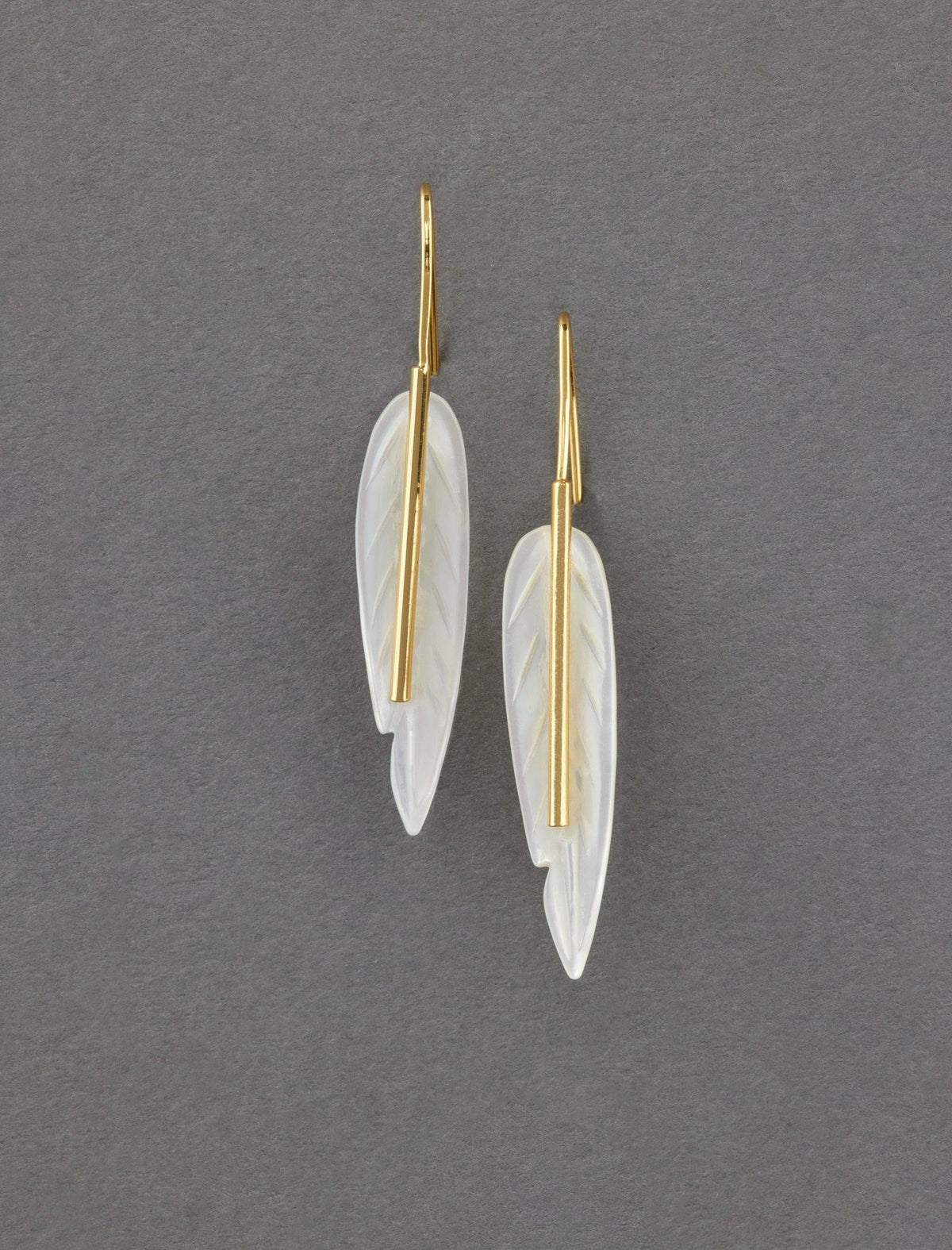 Lucky Brand Carved Shell Feather Earring Gold